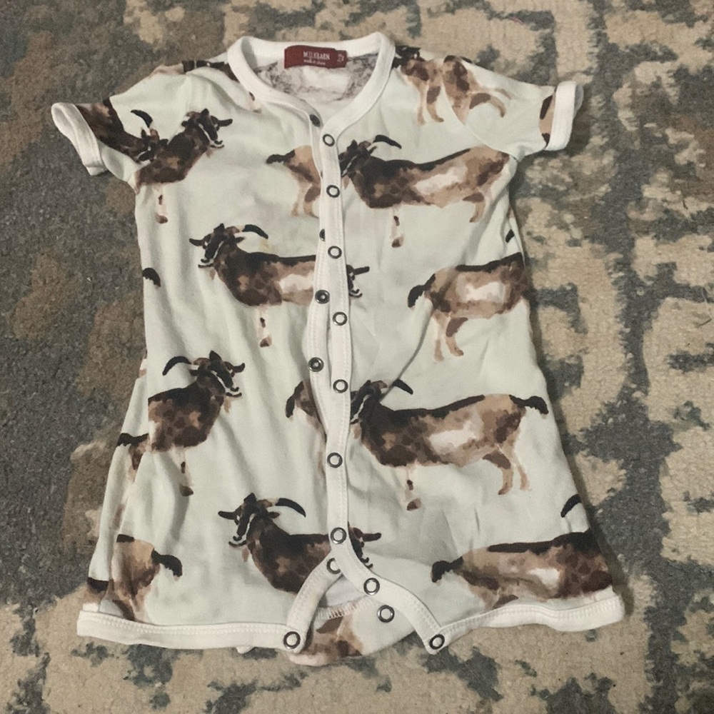 Milk Barn Goats Outfit